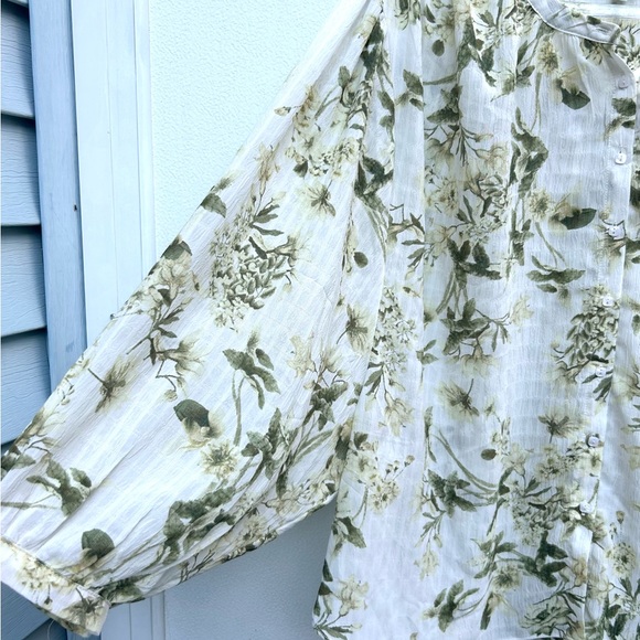 Rose + Olive Blouse Top Women L Floral Button Up Gauzy Lightweight Coastal - Picture 4 of 10